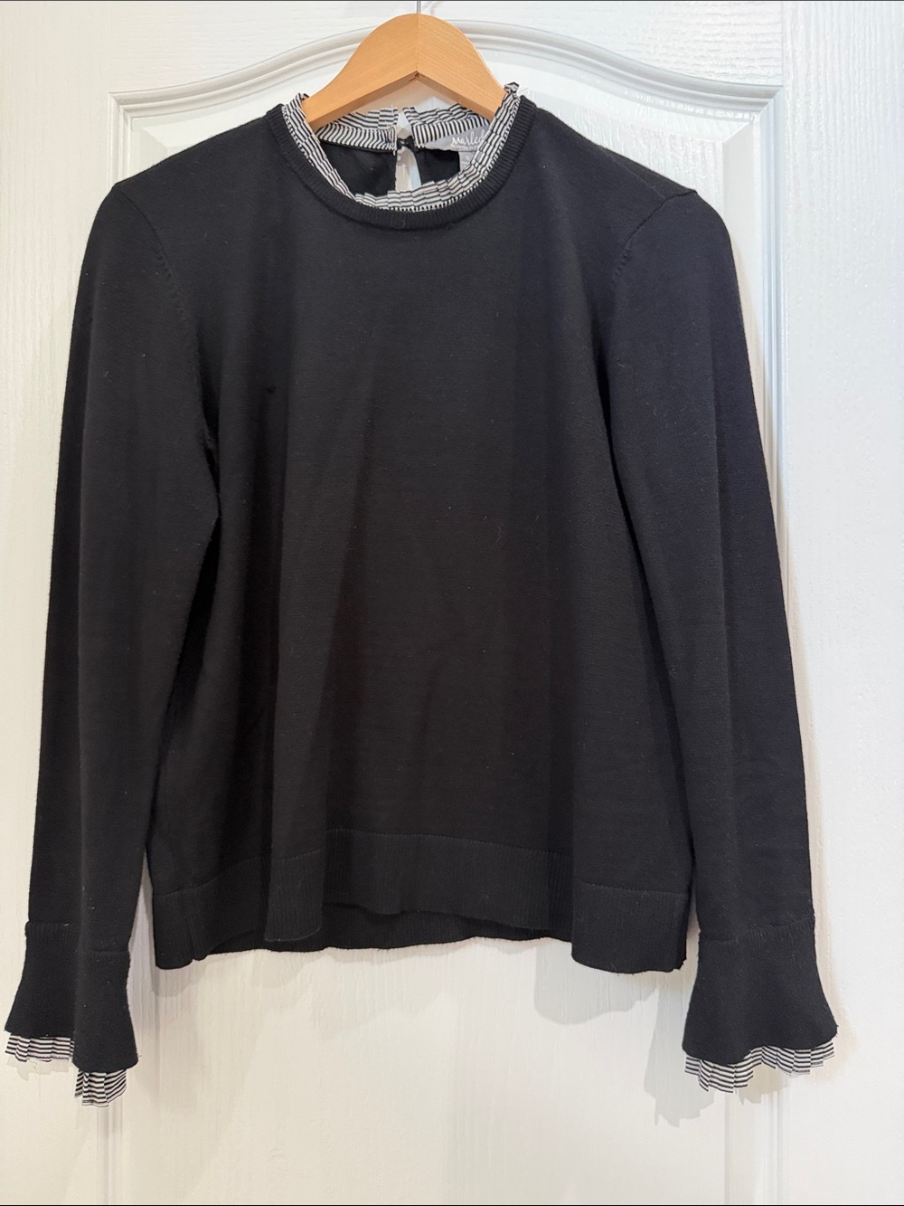Marled Black Ruffle-Trim Long lightweight sweater layered look size M